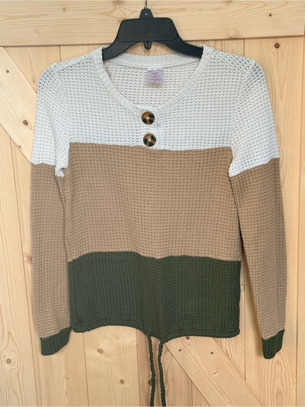 No Boundaries Colorblock V-Neck Waffle Knit Sweater - White, Tan & Olive
